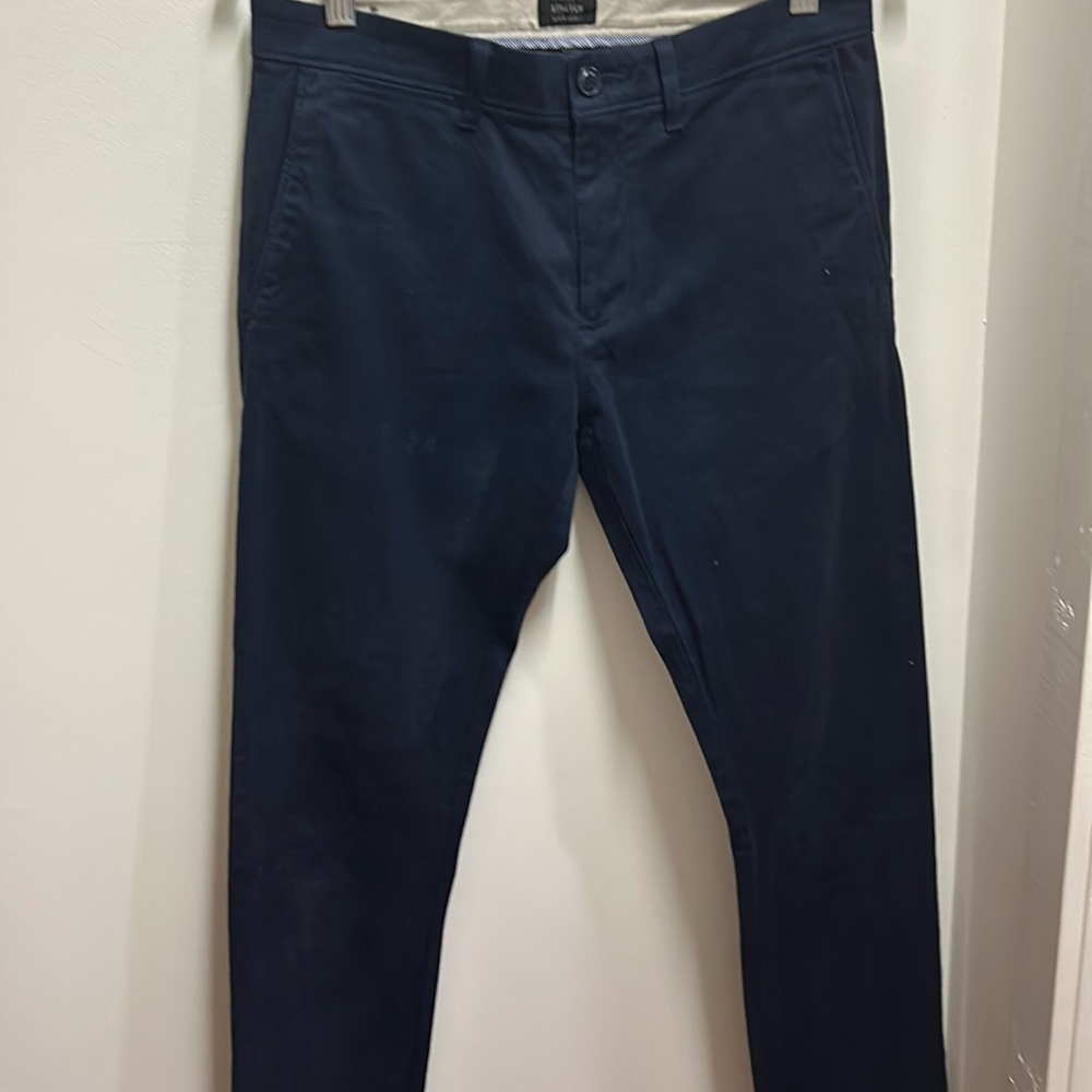 J Crew men’s slim stretch flat front chino- navy W28/L32